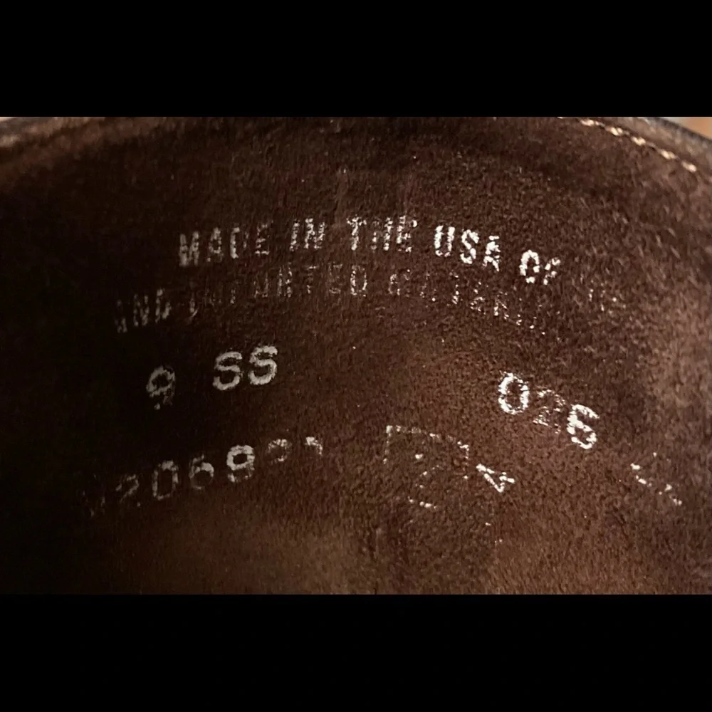 Munro American Proper Size Proper Fit Size 9 Brown Leather Slip On Walking Shoes